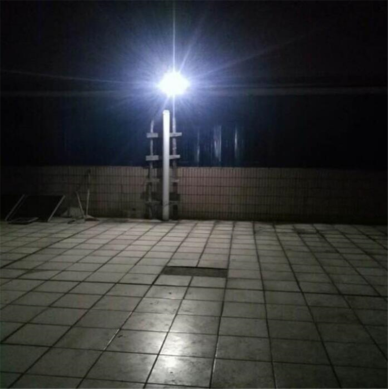 Solar LED Street Light Solar Powered Flood Lights 30W 30LEDs Security Lighting with Pole and Remote Control