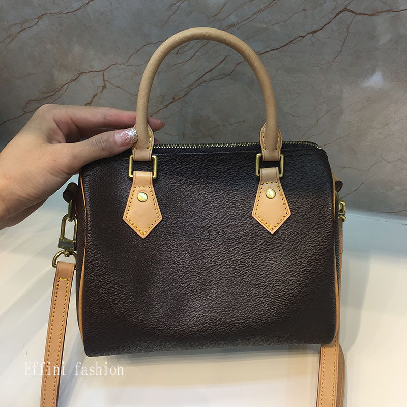 EFFINI mini Boston Bag Women Small Shoulder Bag Ladies Real Cowhide High Qulity Handbag 40394 Crossbody Tote Bags, Invoice sell with bag only
EFFINI mini Boston Bag Women Small Shoulder Bag Ladies Real Cowhide High Qulity Handbag 40394 Crossbody Tote Bags, Invoice sell with bag only