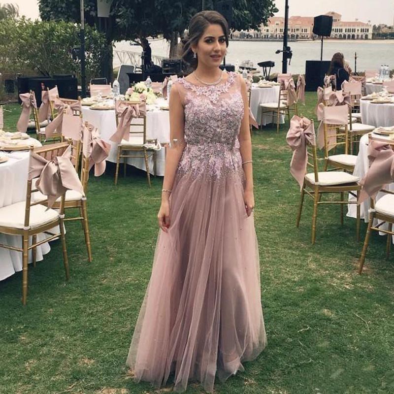 2020 Prom Dresses Dusty Pink Scoop Neck Lace Applique Beaded Crystal Illusion Floor Length A Line Sleeveless Party Dress Evening Gowns Wear