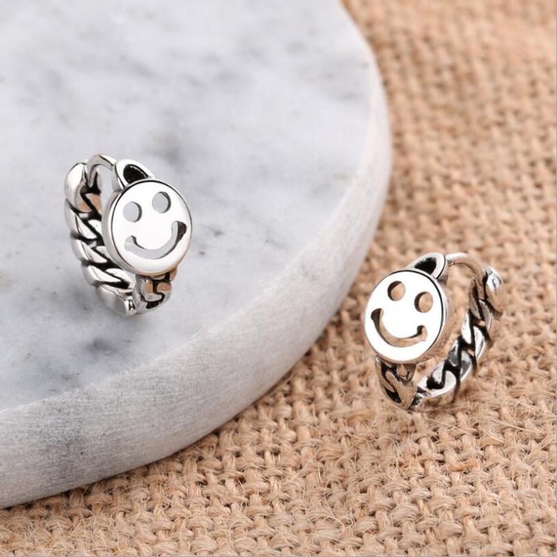 Vintage Happy Smiling Face Chain Hoop Earrings for Women Round Shape Punk Style Thai Silver Color Hollow Earring Party Jewelry
Vintage Happy Smiling Face Chain Hoop Earrings for Women Round Shape Punk Style Thai Silver Color Hollow Earring Party Jewelry