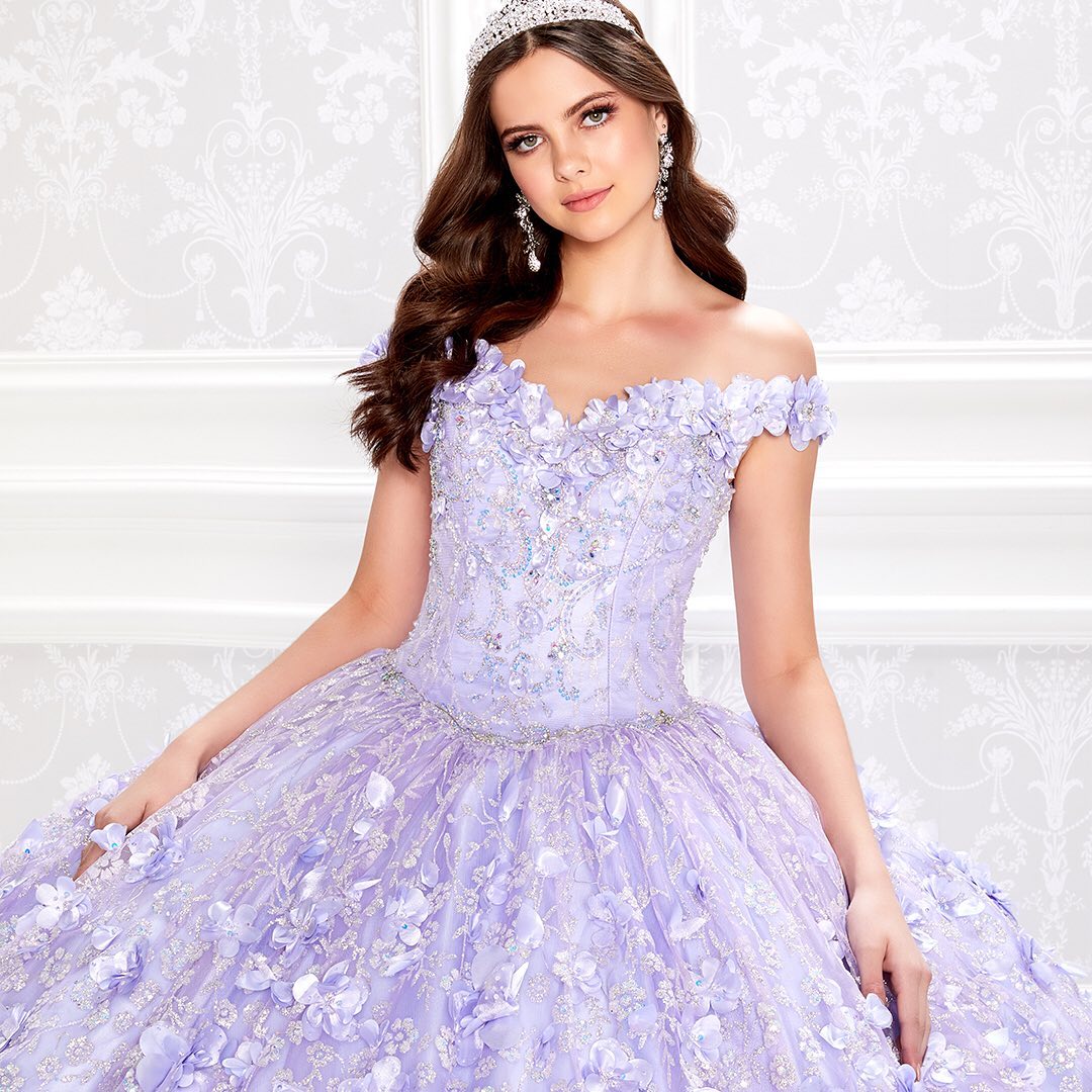 Lavender Stylish Beaded Ball Gown Quinceanera Dresses Off The Shoulder Neck Sequined Prom Gowns Sweep Train Tulle Sweet Dress