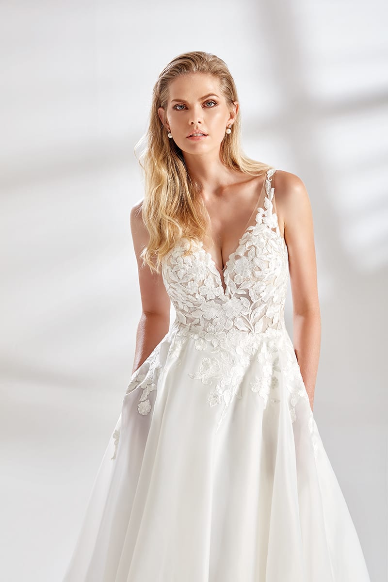 Eddy K Wedding Dresses With Pocket 2020 V Neck Lace Appliques A Line Country Bridal Gowns Sweep Train Custom Made Beach Wedding Dress