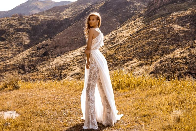 Beach Country Jumpsuits Wedding Dresses Sexy Jewel Neck Sleeveless Lace Appliqued Bridal Gowns Custom Made