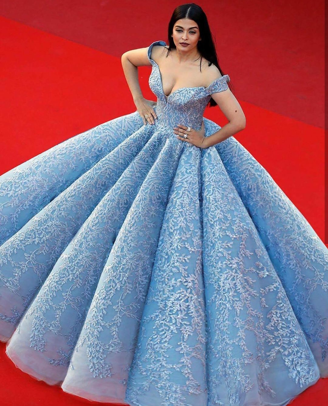 Michael Cinco Ball Gown Prom Dresses 2019 Off Shoulder Lace Applique Sequins Evening Gowns Plus Size Light Blue Formal robes de soirée