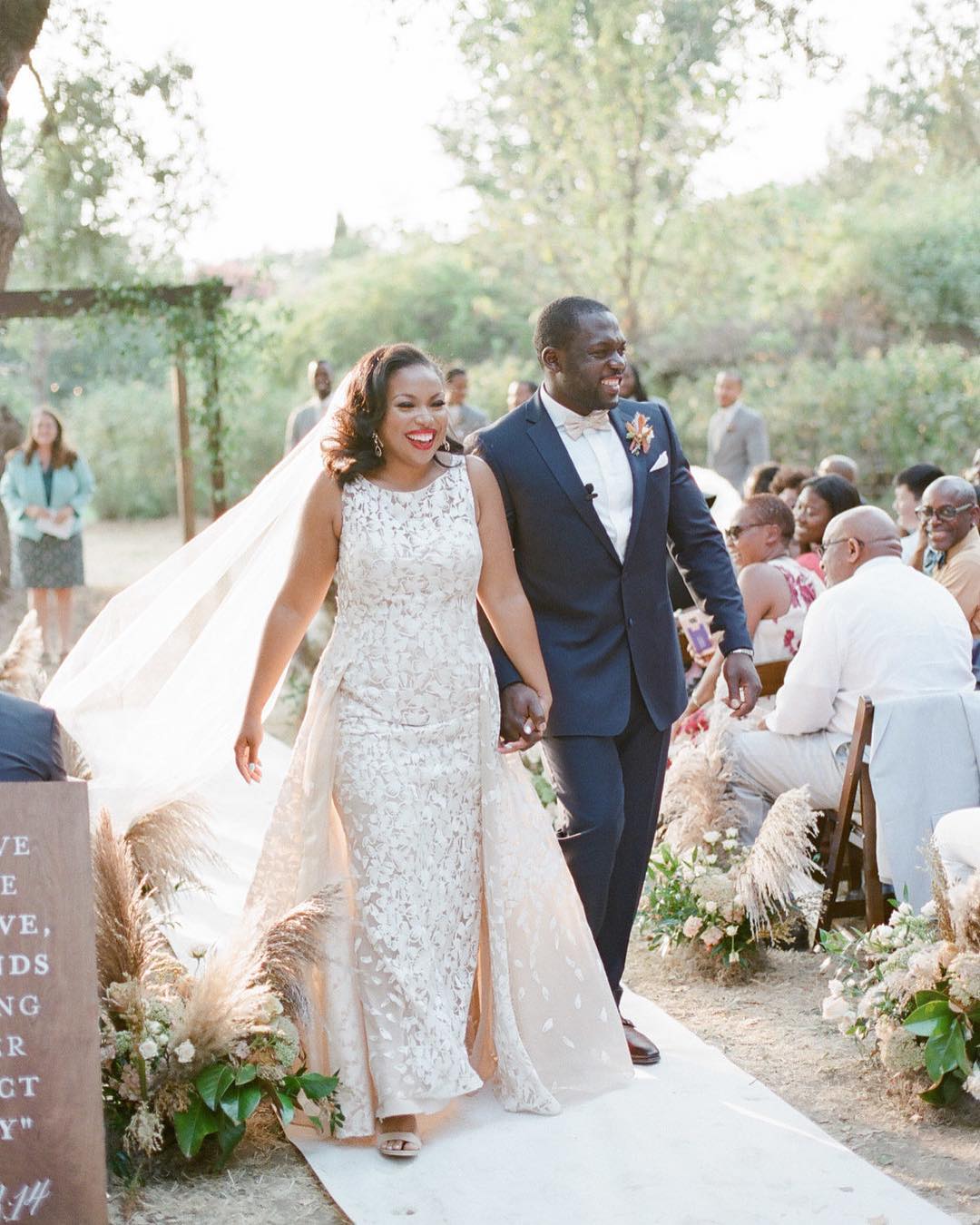 2019 Gorgeous Mermaid Wedding Dresses Plus Size Lace Sleeveless Tulle Beach Wedding Dress With Detachable Train Country Style Bridal Gowns