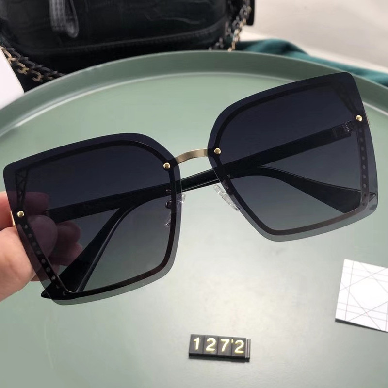 womens designer glasses Luxury sunglasses PJ1272SP large frame ladies trend sunglasses 2020 new style vacation travel essential fashion item 
womens designer glasses Luxury sunglasses PJ1272SP large frame ladies trend sunglasses 2020 new style vacation travel essential fashion item