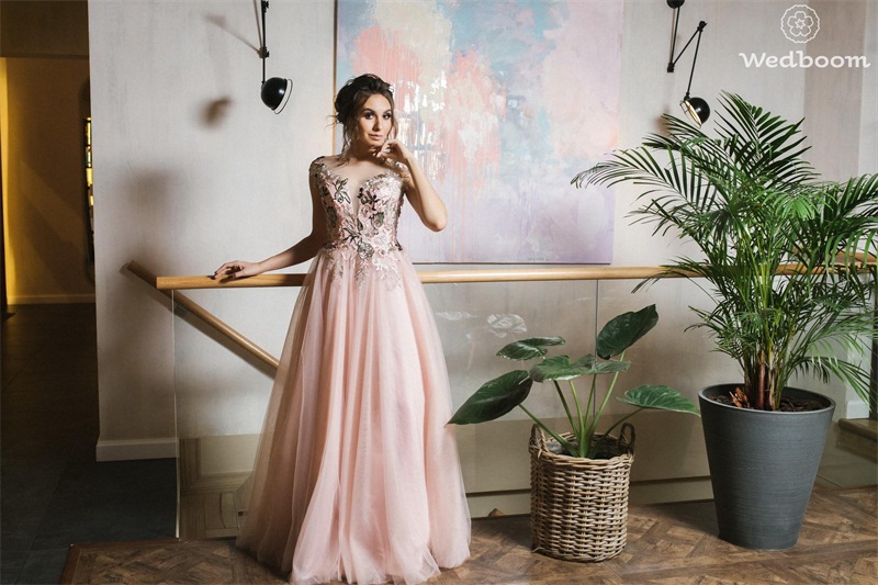 Hot Sell 2020 Pink A-line Evening Dresses Jewel Sleeveless Appliqued Lace Custom Made Prom Dress Sweep Train Ruched Long Party Gown Cheap
