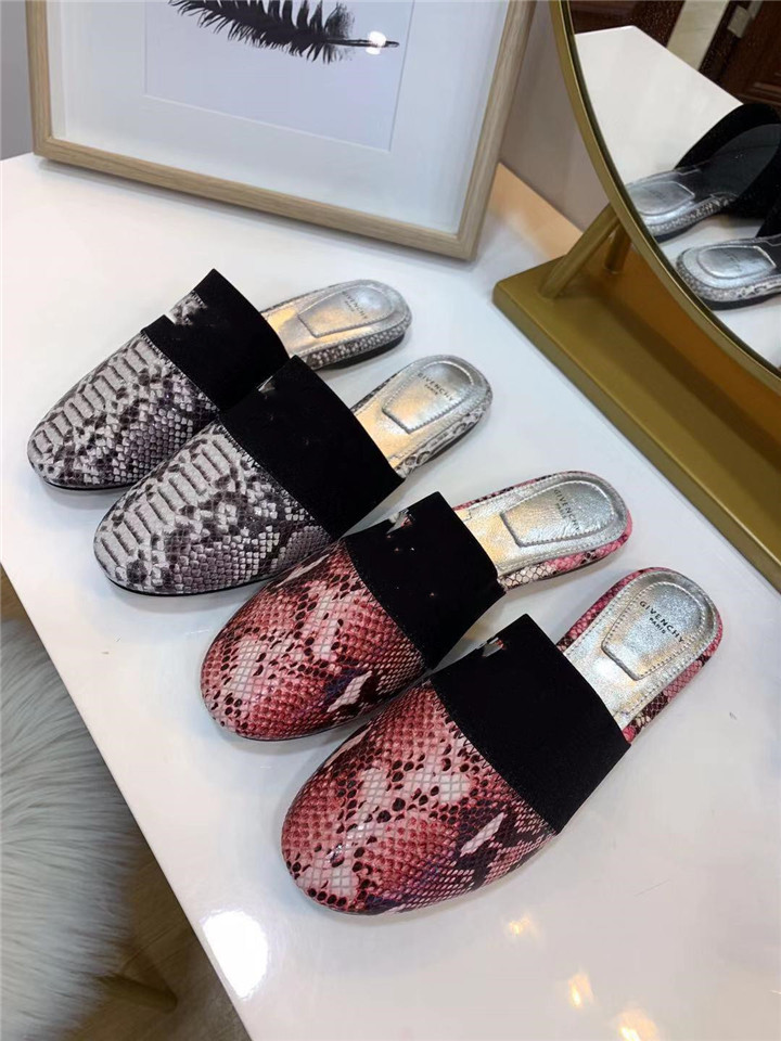Designer brand Sandals Fashion Women's sandals women WITH BOX Luxury flower printed rivets unisex beach flip flops slipper big size 42
Designer brand Sandals Fashion Women's sandals women WITH BOX Luxury flower printed rivets unisex beach flip flops slipper big size 42