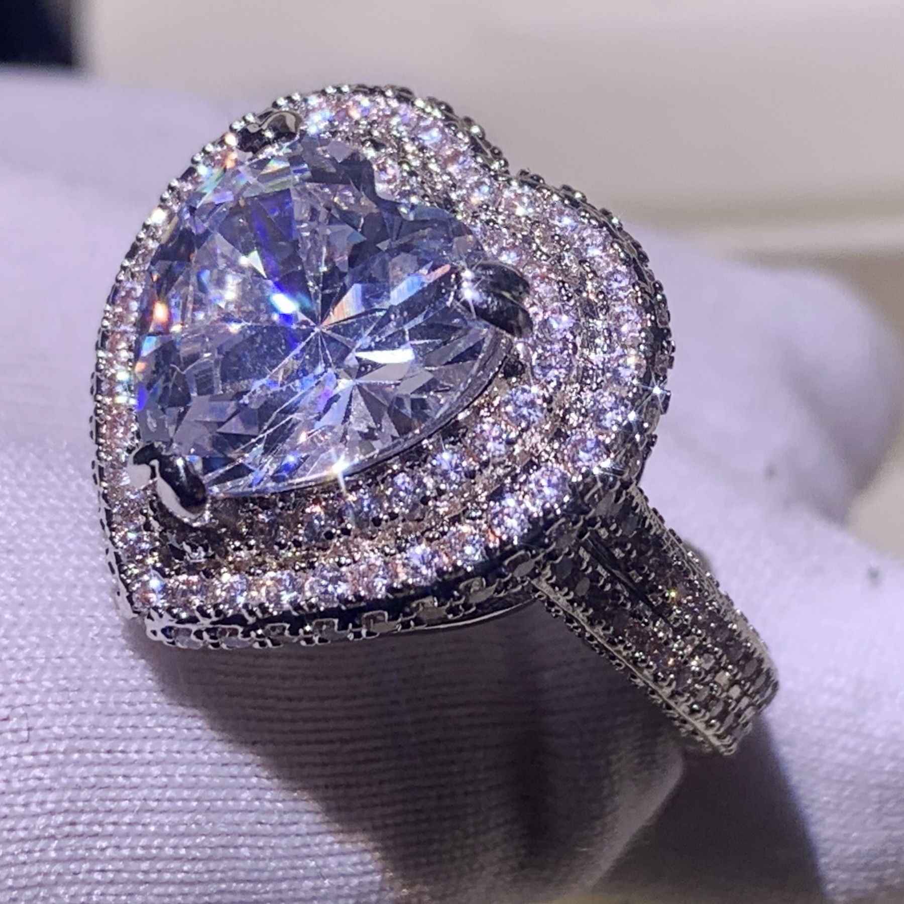 280 PCS Pave Micro White Sapphire Luxury Jewelry 925 Sterling Silver Diamond Gemstone Party Women Wedding Engagement Heart Band Ring Gift