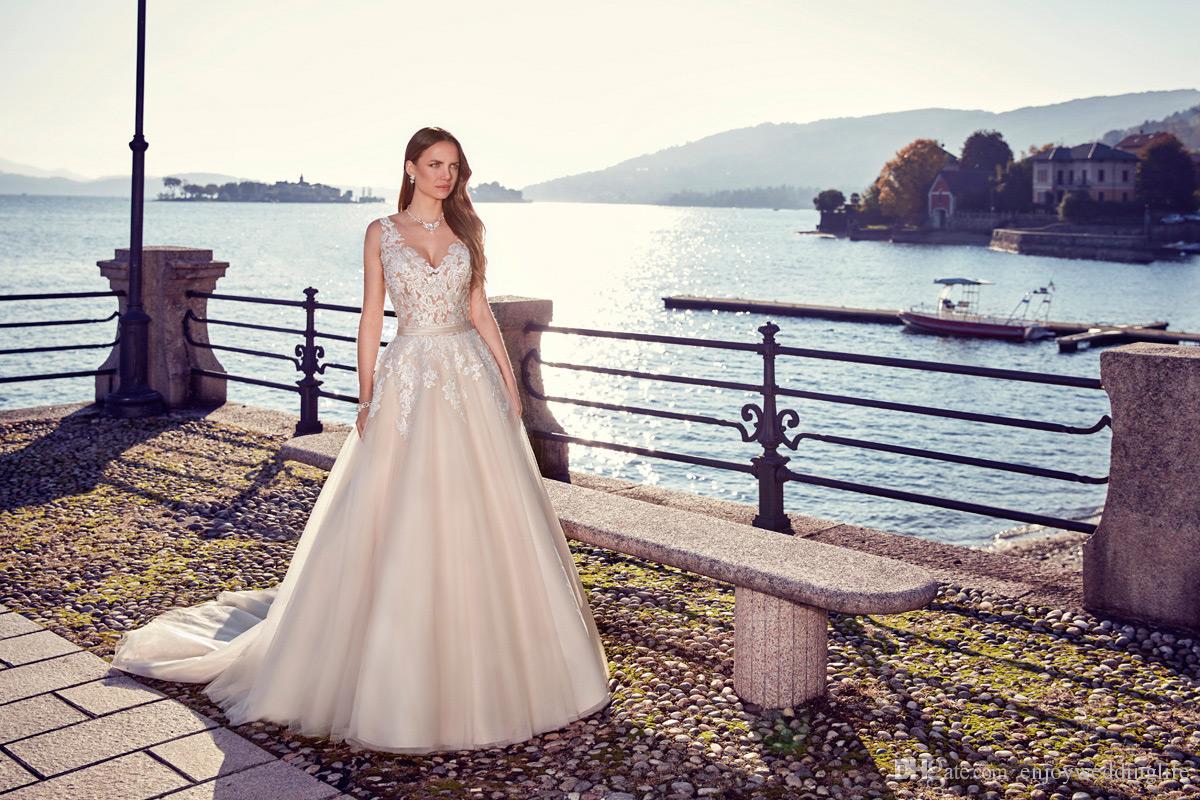 Elegant Light Champagne V-Neck Beach Wedding Dresses Lace Appliqued Sexy Low Back Tulle Wedding Bridal Gowns Long Court Train, White
Elegant Light Champagne V-Neck Beach Wedding Dresses Lace Appliqued Sexy Low Back Tulle Wedding Bridal Gowns Long Court Train, White