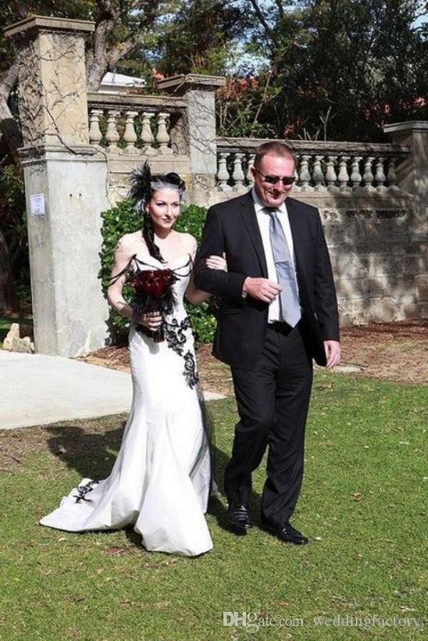 Gothic Mermaid Vintage Dresses Black And White Sweetheart Lace Appliques Floor Length Wedding Dress Bridal Gowns Robes De Marie