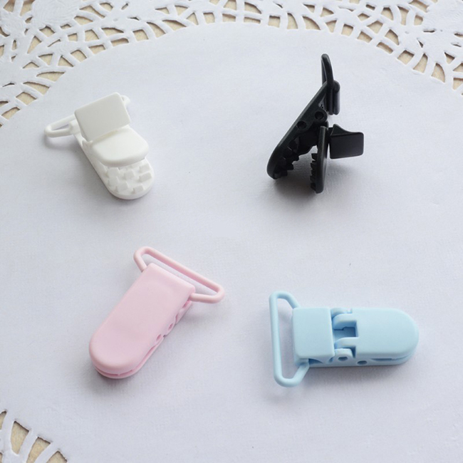Colored Plastic Suspender Soother Pacifier Holder Dummy Clips 20mm with Gripping Teeth for Infant Baby DIY Accessories