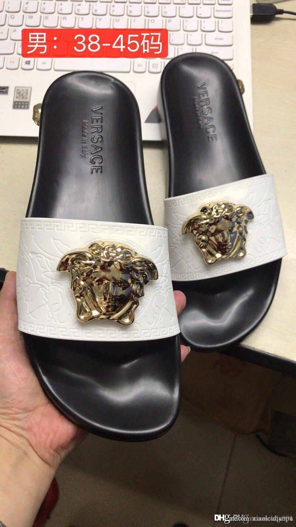 Free shipping Women Slide Summer Fashion Wide Flat Slippery With Thick Sandals Slipper House Stud Flip Flop With Spike For couple 35-45 07, With dust bag +box
Free shipping Women Slide Summer Fashion Wide Flat Slippery With Thick Sandals Slipper House Stud Flip Flop With Spike For couple 35-45 07, With dust bag +box