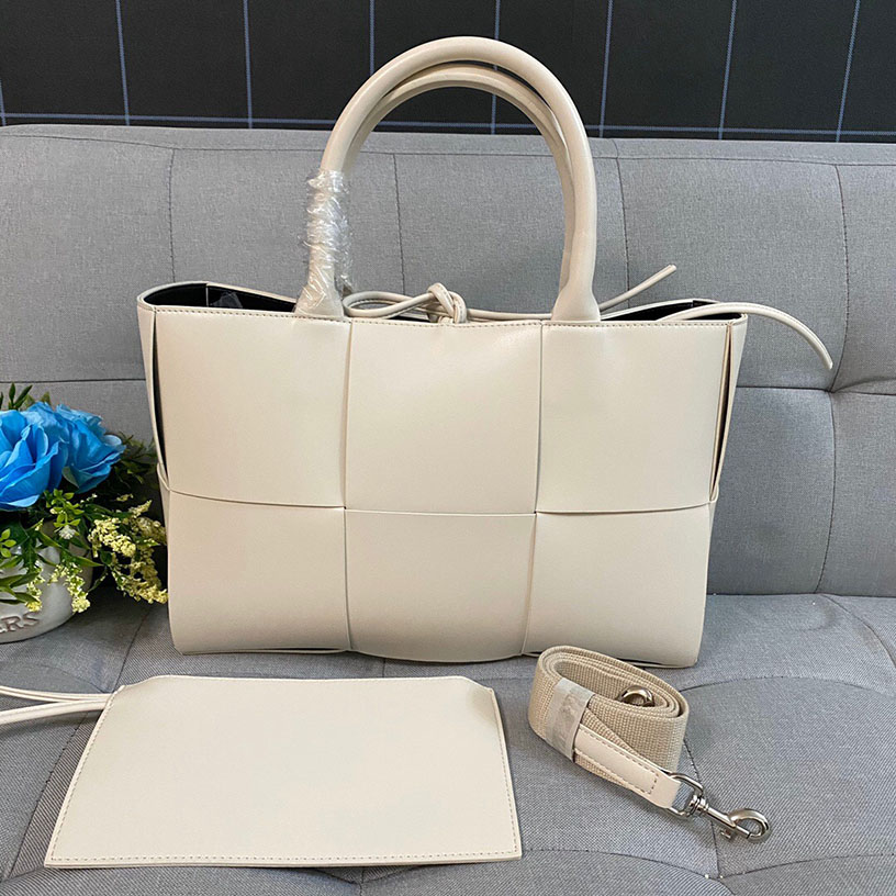 Designer bags Luxury women handbags high quality genuine leather tote bag handbag weave Womens Shopping Bags, Blue
Designer bags Luxury women handbags high quality genuine leather tote bag handbag weave Womens Shopping Bags, Blue
