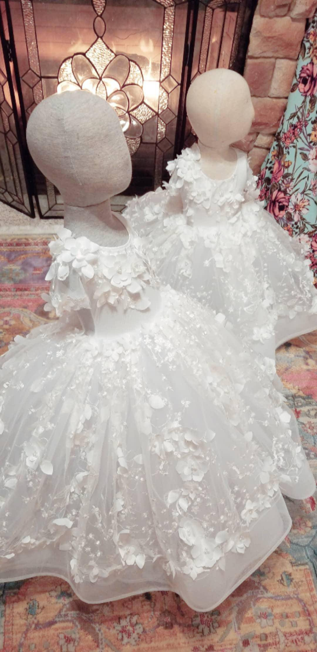 Lovely Flower Girl Dresses A Line 3D Floral Pearls Jewel Neck Ball Gowns Girls Pageant Dress Custom Luxury Birthday Party Gowns Hollow