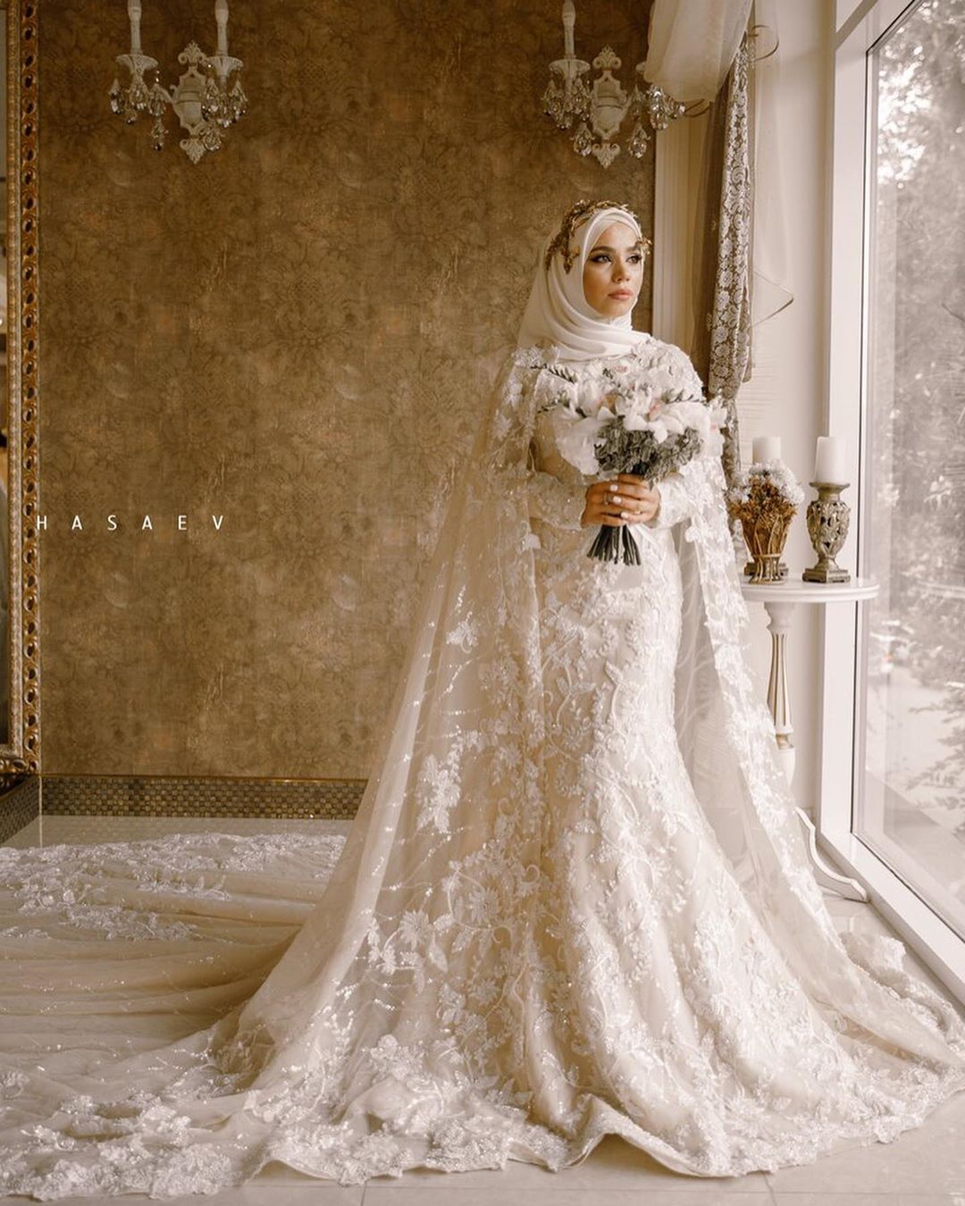 2020 New Arrival Mermaid Wedding Gowns High Neck Long Sleeve Tulle Lace Wedding Dresses Sweep Length Applique Beads Zipper Bridal Gowns