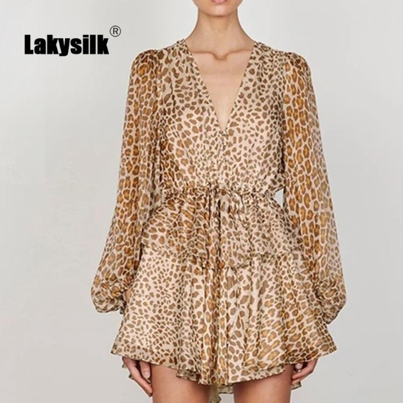 2020 Autumn New Dress Women Leopard Print Full Sleeve Lace Up Slim Dress Fashion Bohemian Vacation Asymmetric Mini Lady Dresses
2020 Autumn New Dress Women Leopard Print Full Sleeve Lace Up Slim Dress Fashion Bohemian Vacation Asymmetric Mini Lady Dresses