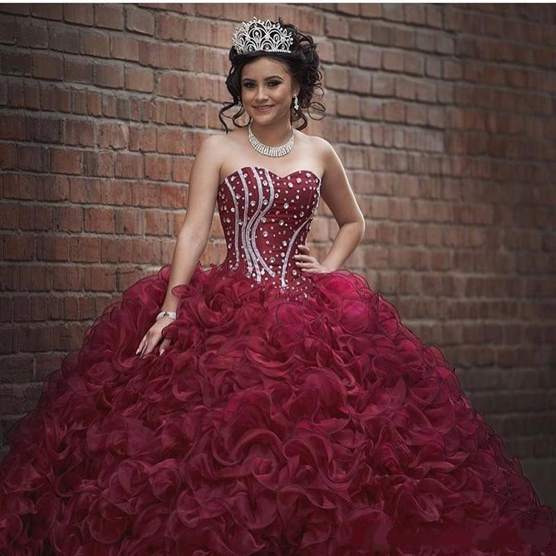Modest Burgundy Plus Size Ball Gown Sweet 16 Quinceanera Dresses Strapless Crystals Ruffles Organza Corset Girls Masquerade Gowns