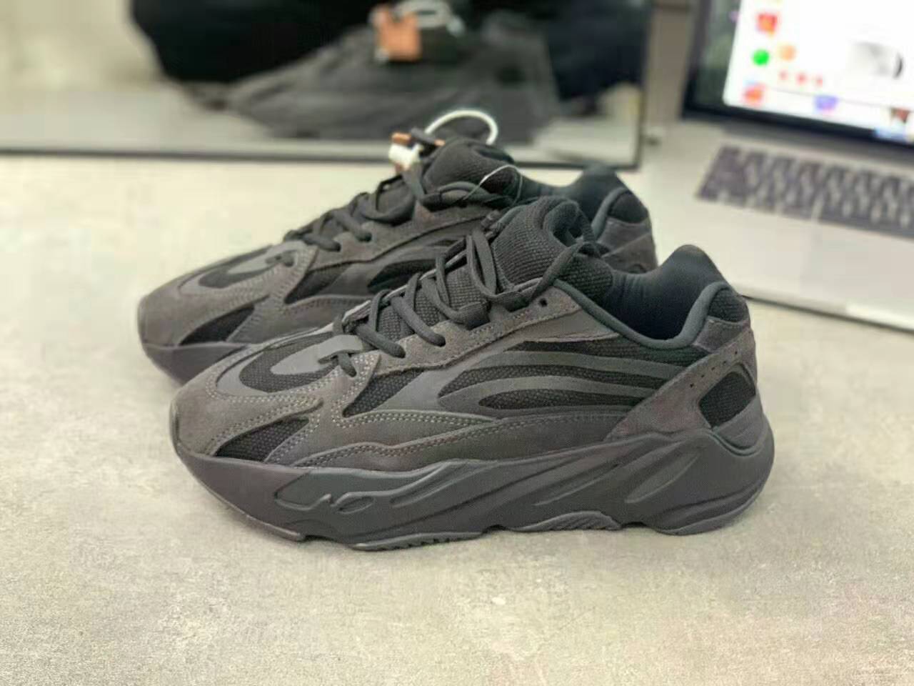 new Designer shoes Runner Mauve Inertia Running Shoes Kanye West lace-up Static The high quality Analog Salt Sports Sneaker Size 36-46
new Designer shoes Runner Mauve Inertia Running Shoes Kanye West lace-up Static The high quality Analog Salt Sports Sneaker Size 36-46