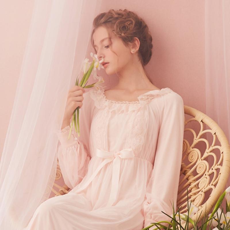 Nightgown Princess Women Sleepwear Vintage Nightgown Long-sleeved Nightwear Plus Size, Light pink
Nightgown Princess Women Sleepwear Vintage Nightgown Long-sleeved Nightwear Plus Size, Light pink