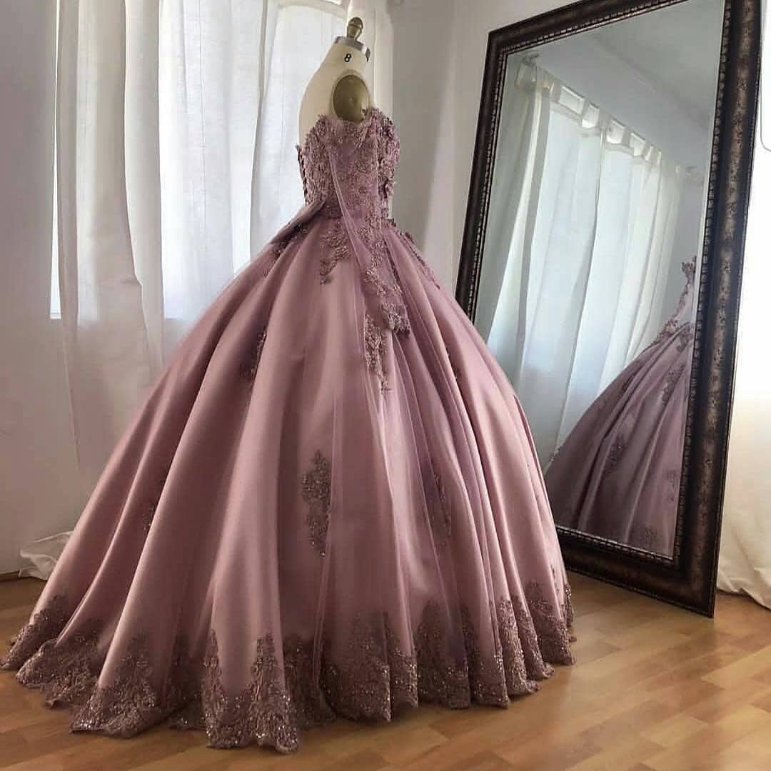 Vintage Ball Gown Prom Dresses Long Sleeve Off The Shoulder Beads Lace 3D Floral Appliqued Evening Gowns Lace-up Back Plus Size Formal Occas