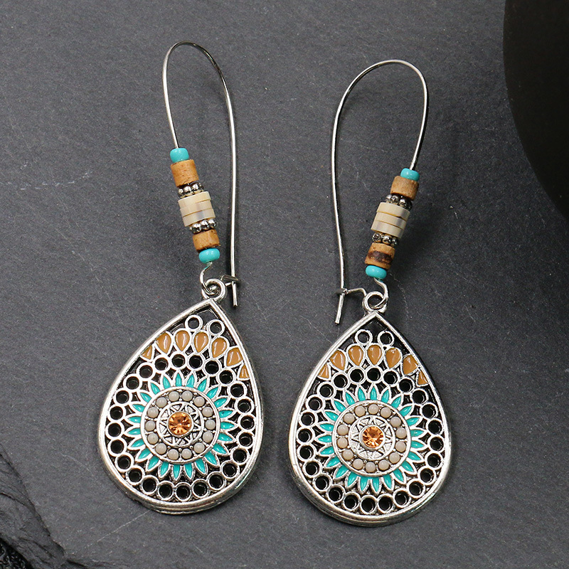 Bohemian Ethnic Style 2020 Fashion Individual Explosion Jewelry Hollow Water Drop Alloy Oil Drop Long Earrings Earrings 1267
Bohemian Ethnic Style 2020 Fashion Individual Explosion Jewelry Hollow Water Drop Alloy Oil Drop Long Earrings Earrings 1267