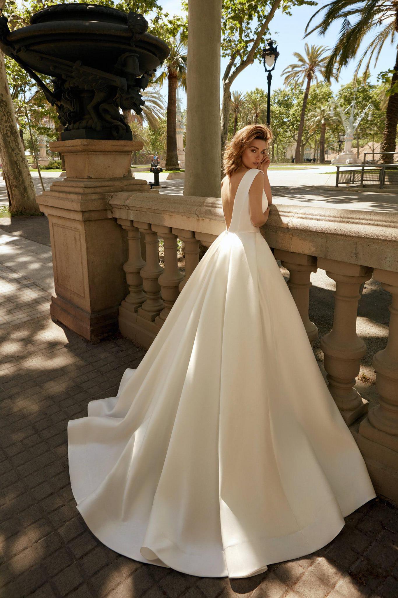 Simple Satin Wedding Dresses Bridal Gowns Jewel Neck Sexy Backless A Line Plus Size Robe De Mariee Custom Made Cheap Wedding Gowns