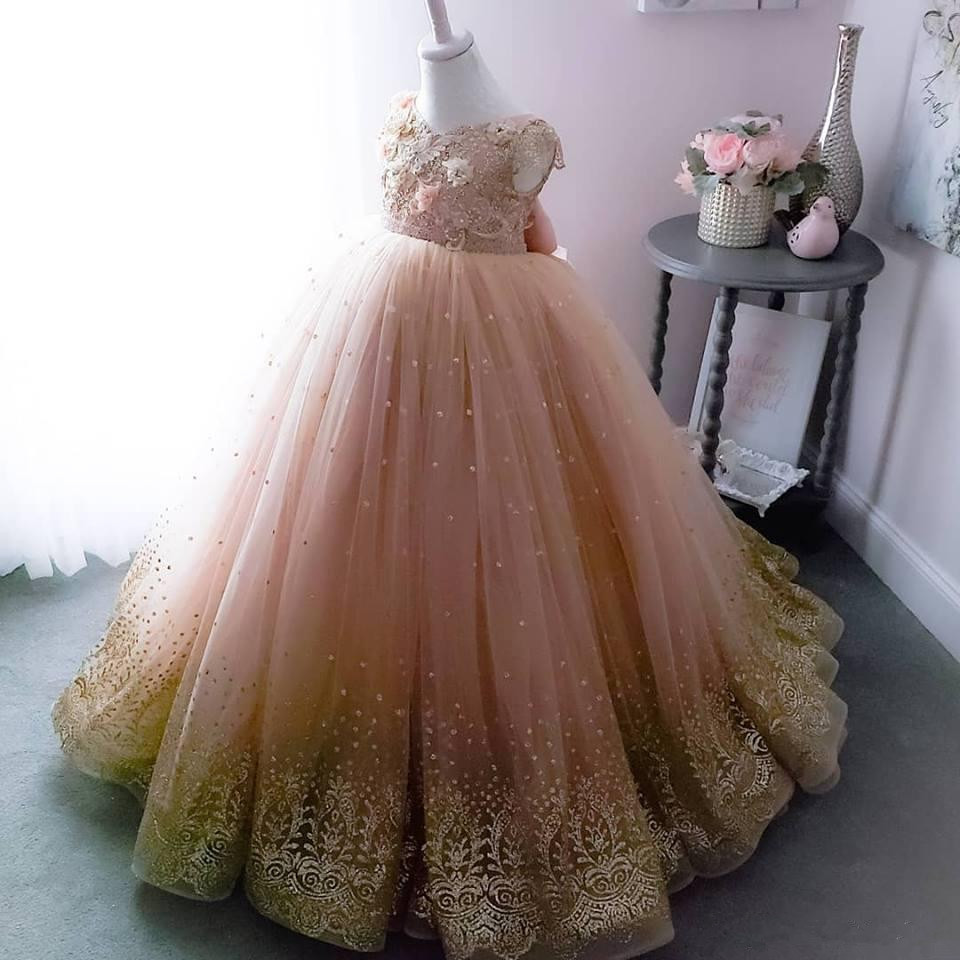 Luxurious 2020 Pearls Lace Flowers Flower Girl Dresses Appliqued Beads Little Girl Wedding Gowns Vintage Pageant Dress