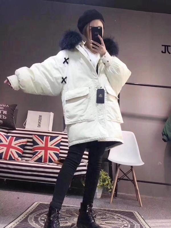 White Duck Down Jacket Woman Hooded Winter Coat Women Real Raccoon Fur Collar Korean Women' Jackets 2020 Parka KJ2816, Black bense
White Duck Down Jacket Woman Hooded Winter Coat Women Real Raccoon Fur Collar Korean Women' Jackets 2020 Parka KJ2816, Black bense
