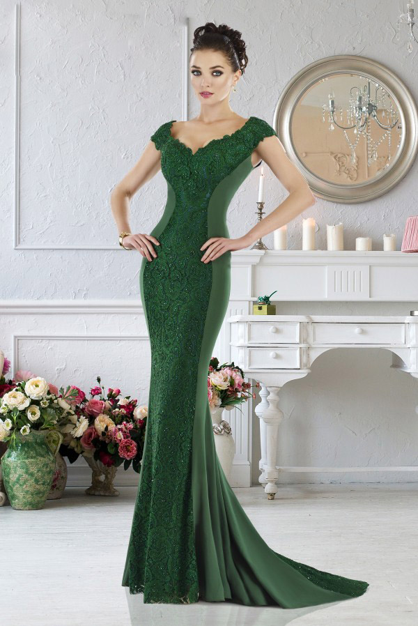 Elegant Janique Mermaid Mother of The Bride Dresses V Neck Sleeveless Lace Applique Sequins Wedding Guest Dress Sweep Train Evening Gowns