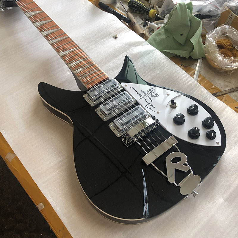 John Lennon RIC 325 Short Scale Length 527mm 12 String Black Electric Guitar Dual Body Binding, Gloss Paint Fingerboard, 3 Toaster Pickups
John Lennon RIC 325 Short Scale Length 527mm 12 String Black Electric Guitar Dual Body Binding, Gloss Paint Fingerboard, 3 Toaster Pickups