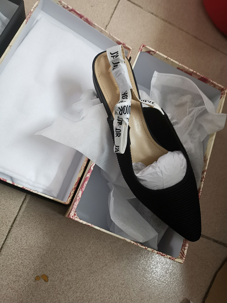 Pointed slim-heeled sandals Ladies'Ribbon Sandals Butterfly Knot Tip Tip Slender High-heeled Sandals Wrapped Skin, Flot
Pointed slim-heeled sandals Ladies'Ribbon Sandals Butterfly Knot Tip Tip Slender High-heeled Sandals Wrapped Skin, Flot