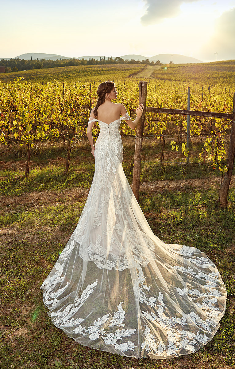 2019 Designer Mermaid Wedding Dresses Off Shoulder Lace Appliques Boho Wedding Dress robe de mariée Custom Made Beach Wedding Dress