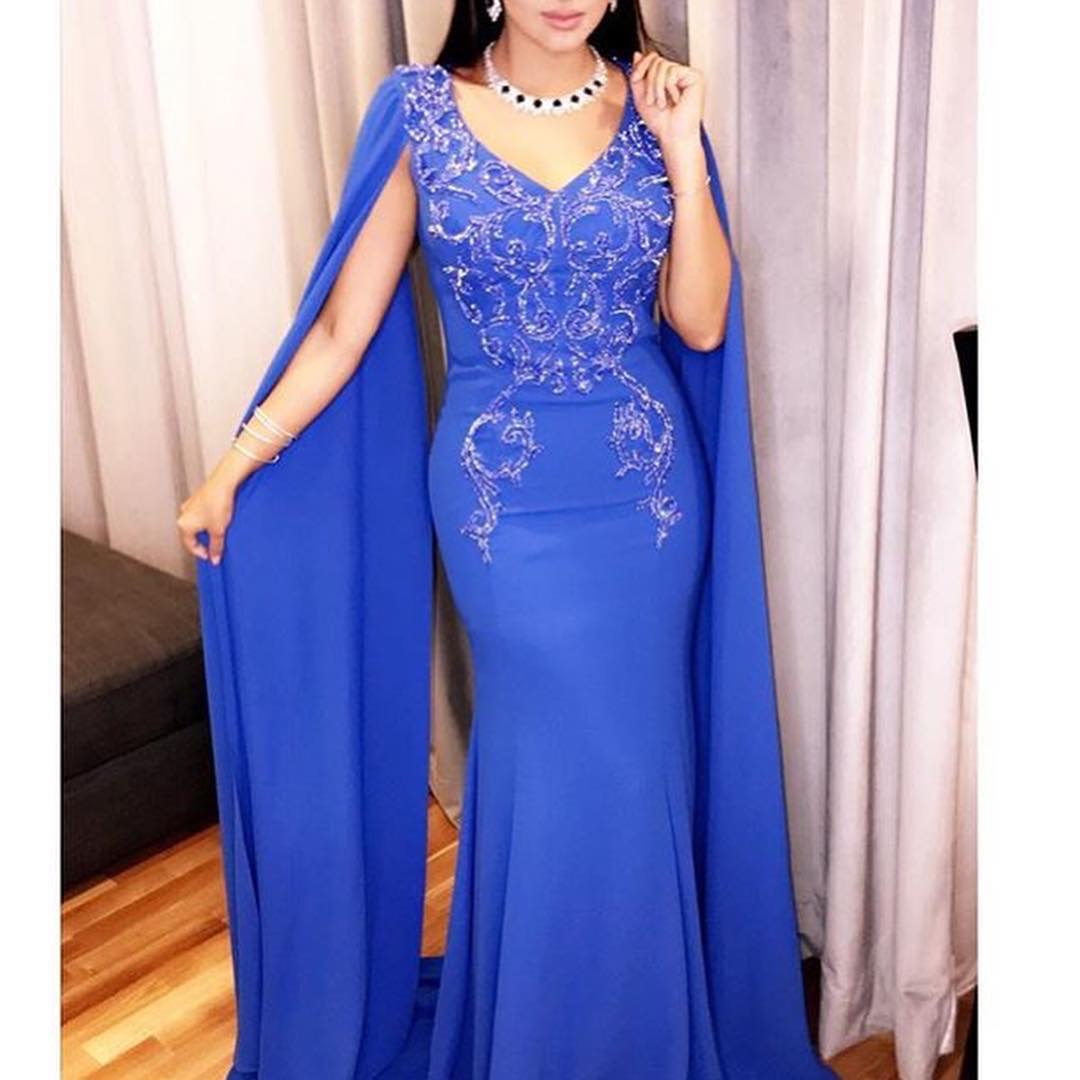 2020 Arabic Blue Evening Dresses With Cape Applique Beads Satin V Neck Mermaid Prom Dress Plus Size Formal Occasion Gowns
