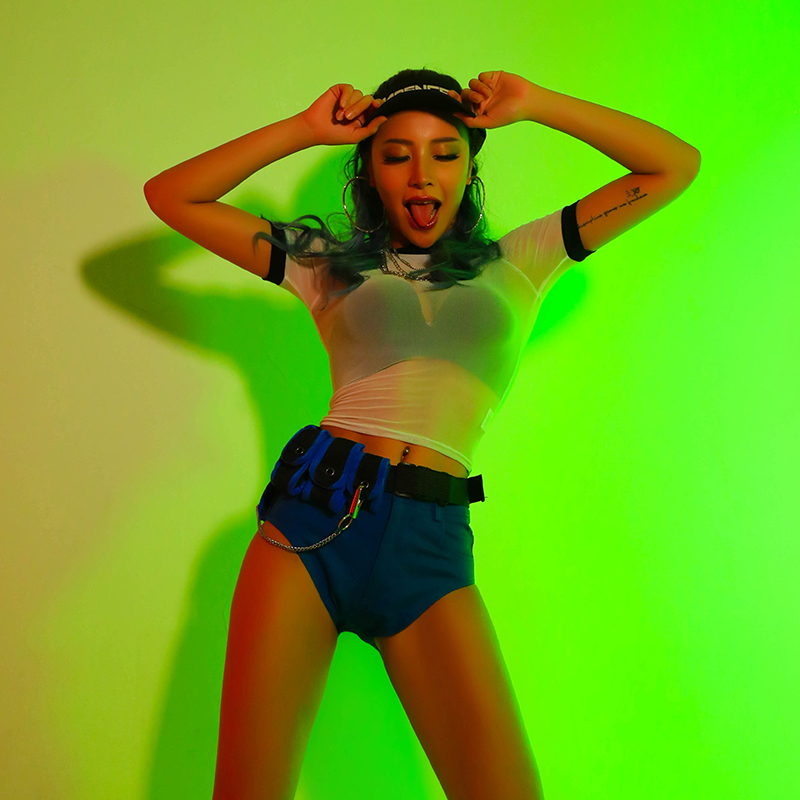 New Nightclub Female Singer DJ Hip-Hop Jazz Dance Costume Sexy Mesh Perspective Tops Shorts Suit DS Stage Dance Costumes DL6023, As picture
New Nightclub Female Singer DJ Hip-Hop Jazz Dance Costume Sexy Mesh Perspective Tops Shorts Suit DS Stage Dance Costumes DL6023, As picture