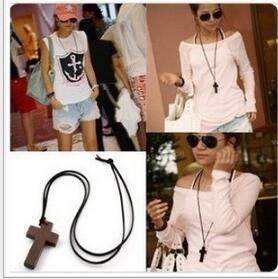 Wooden Necklace Cross Vintage Jewelry Pendant Simple Wooden Cross And Leather Rope Charm Wedding Women Necklace Sweater Chain GB1291
