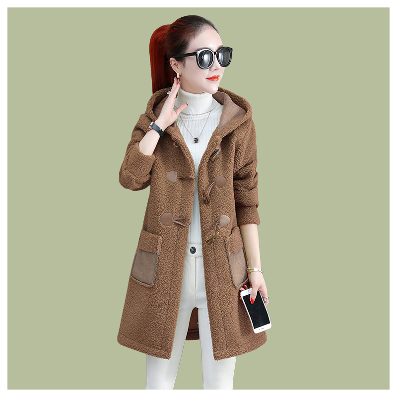 Wholesale mid-length imitation lambskin women' autumn and winter fashion style single row horn buckle hooded coat, Green
Wholesale mid-length imitation lambskin women' autumn and winter fashion style single row horn buckle hooded coat, Green