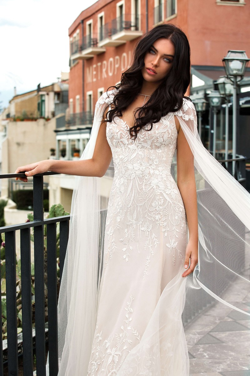 Innocentia Mermaid Wedding Dresses With Cape Spaghetti Lace Bridal Gowns Floor Length Plus Size Country Wedding Dress Cheap
