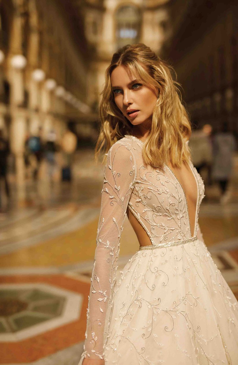 2020 Berta Elegant Bridal Gowns Deep V Neck Sexy Back Beading Appliques Lace A Line Wedding Dresses Sweep Train Bridal Dresses