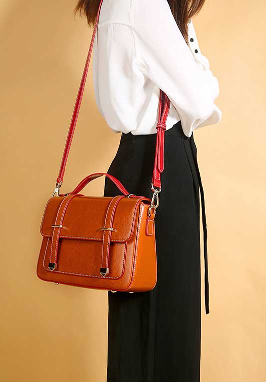Designer-New Spring and Winter Leather Handbag Korean Version Fashion Baitie One Shoulder Oblique Crossing Female Postman Bag, Retro brown
Designer-New Spring and Winter Leather Handbag Korean Version Fashion Baitie One Shoulder Oblique Crossing Female Postman Bag, Retro brown