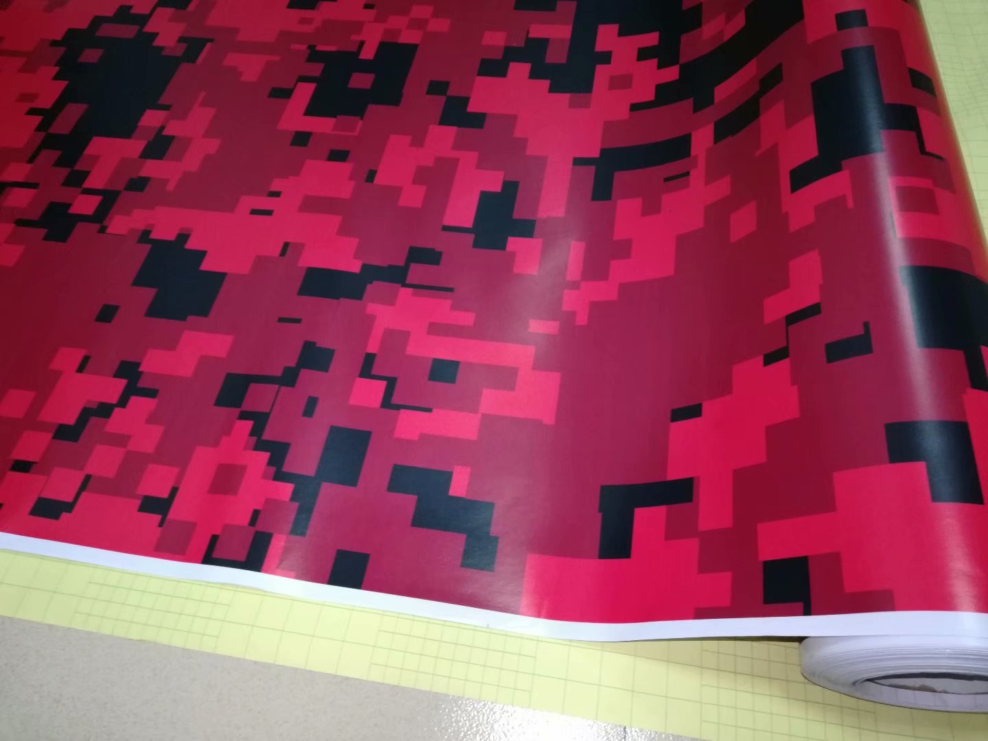 Impressive Red digital Camo Vinyl Car Wrap foil With air bubble Free Printed / PAINTED Camouflage whole car wrap vinyl 1.52x10m/20m/30m Roll