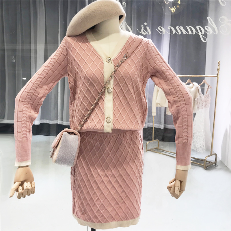 Fall Women Fashion Knitted V-neck Rhombus Stripes Long-sleeved Suit & Pencil Skirt Euro Style Ladies Knitted 2pcs Set, Pink
Fall Women Fashion Knitted V-neck Rhombus Stripes Long-sleeved Suit & Pencil Skirt Euro Style Ladies Knitted 2pcs Set, Pink