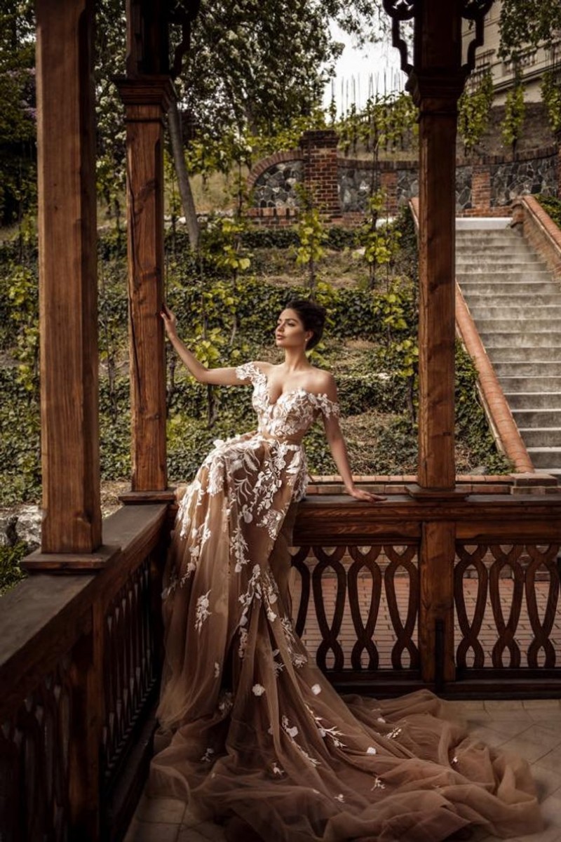 champagne beach boho wedding dresses off shoulder lace appliques sweep train bridal gowns plus size bohemian robe de marie