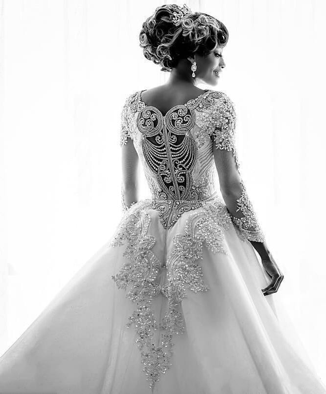Long African Sleeves Mermaid Dresses Scoop Neck Lace Applique Beaded Crystals Over Skirts Court Train Wedding Bridal Gowns