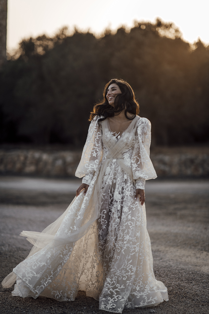 2020 Bohemian Wedding Dresses Deep V Neck Lace Appliques A Line Long Sleeve Wedding Dress Custom Made Boho Backless Bridal Gowns