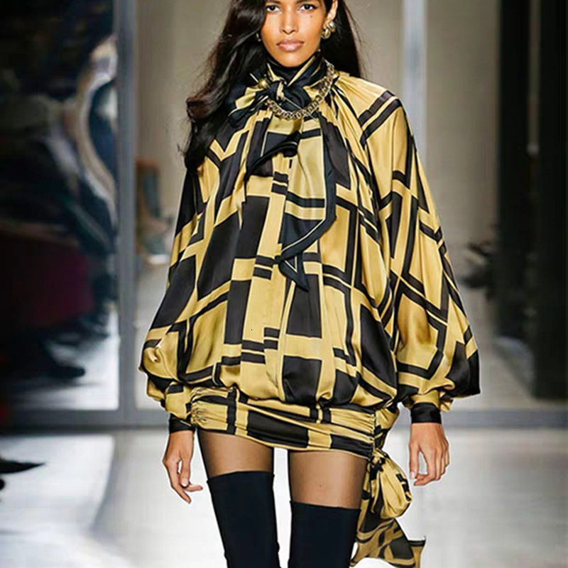 DEAT 2020 Autumn Yellow Runway Women Turtleneck Lantern Long Sleeve Plaid Print Pleated Lace Up Short Mini Dress MG974
DEAT 2020 Autumn Yellow Runway Women Turtleneck Lantern Long Sleeve Plaid Print Pleated Lace Up Short Mini Dress MG974
