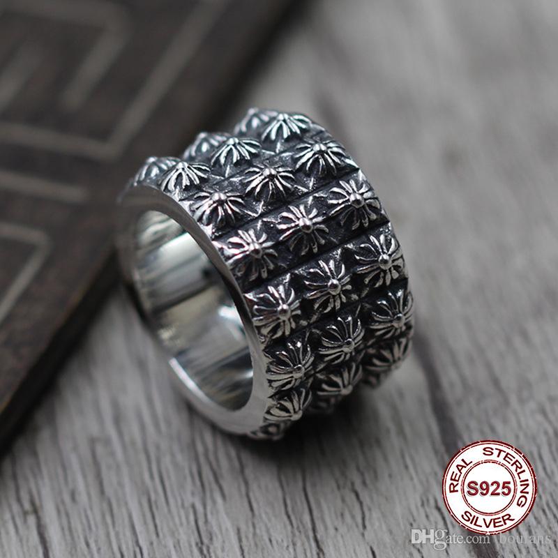 S925 pure silver men's ring personality Restoring ancient ways The punk style triple cross is a classic ring Gift to your lover
S925 pure silver men's ring personality Restoring ancient ways The punk style triple cross is a classic ring Gift to your lover