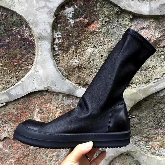 17SS Factory outlet new list high top TPU stretch suede short boots black headless male god goddess heavy-bottomed genuine leatherboots
17SS Factory outlet new list high top TPU stretch suede short boots black headless male god goddess heavy-bottomed genuine leatherboots