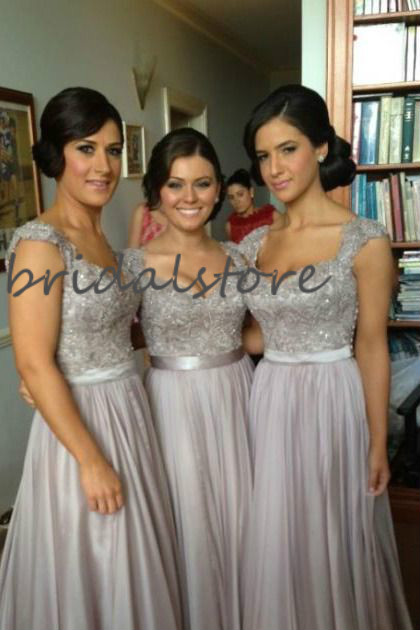 Long Silver Bridesmaid Dresses Cap Sleeves Chiffon Formal Prom Gowns Appliques Beaded Country Wedding Guest Gowns 2020 Sexy bridesmaid robes