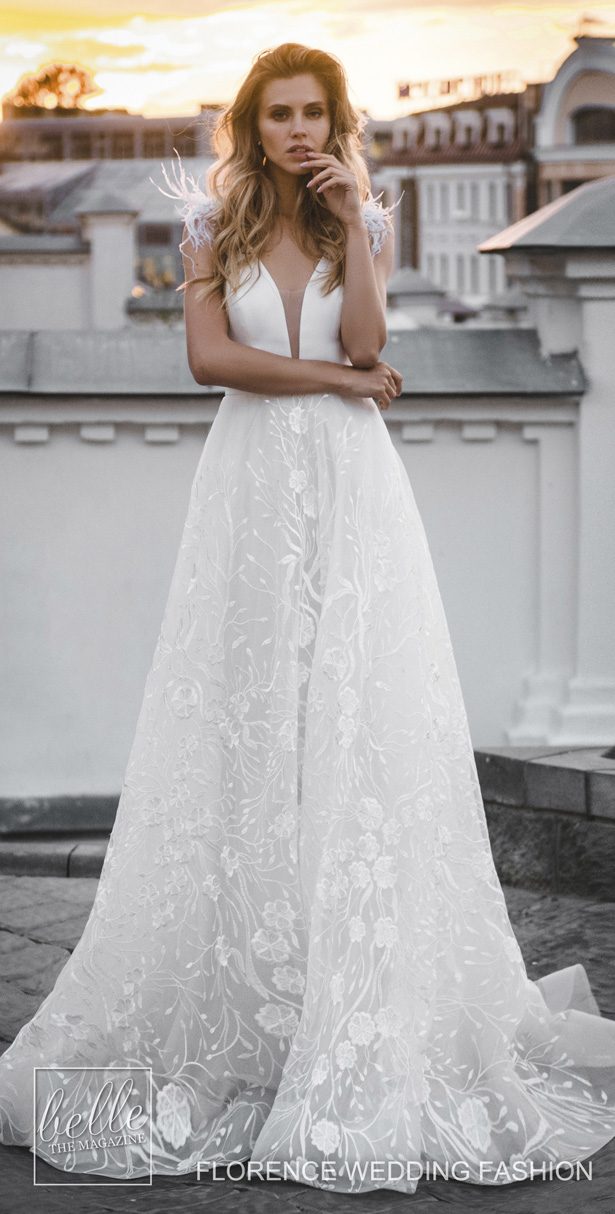 2019 Beach A Line Florence Wedding Dresses Deep V Neck Petal Lace Feather Satin Country Bridal Gowns Plus Size robe de mariée